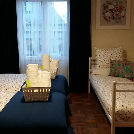 Muralla Romana 4o Planta Bed & Breakfast Lugo