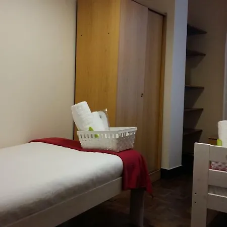 Muralla Romana 4o Planta Bed & Breakfast Lugo
