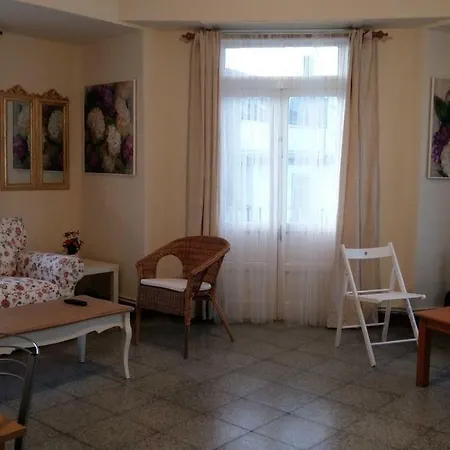 Muralla Romana 4o Planta Bed & Breakfast *