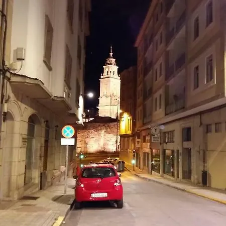 Muralla Romana 4o Planta Bed & Breakfast