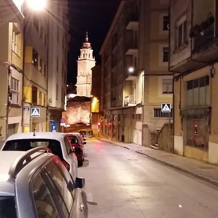 Muralla Romana 4o Planta Bed & Breakfast Lugo